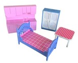 Dollhouse Miniatures Furniture Lot Vintage Bed Plastic Kitchen Table Clo... - $12.19
