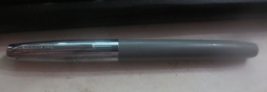 Vintage Sheaffer Fountain Pen Gray &amp; Chrome 4 3/4&quot; - £22.22 GBP