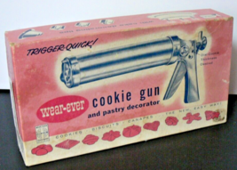 Vintage Wear-Ever Cookie Gun Pastry Decorator Trigger-Quick w/ Box Complete Set - £62.85 GBP