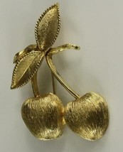 Vintage Costume Jewelry Sarah Coventry Golden Cherries Gold Tone Brooch Pin 1966 - £14.98 GBP