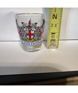 Vintage London Souvenir Shot Glass Gold Rim 2&quot;h x 1.5&quot; top diameter Coat... - $275.80 MXN