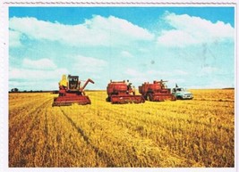 Postcard Harvest Time In Saskatchewan Prairies Gathering Wheat - £2.32 GBP