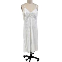 VTg RETRO Vanity Fair White Full Slip 100% Nylon 1960s Sz 40 - $34.75