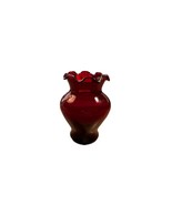 Vase Small Art Glass Ruby Red - $304.39 MXN
