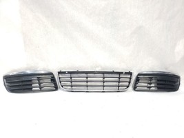 3 Piece Lower Grille Set Minor Crack OEM 2006 Volkswagen Jetta - $714.84 MXN