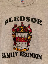 Nwot - Bledsoe Family Reunion Crest Image Adult Size L Gray Short Sleeve Tee - £13.36 GBP