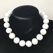 Vintage 60s Retro White Large Chunky Faux Pearl Costume Necklace Choker 16&quot; - £28.96 GBP