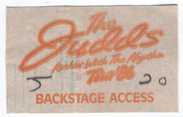 THE JUDDS ROCKIN&#39; WITH THE RYTHMN TOUR 1986 BACKSTAGE PASS KITCHENER CAN... - £7.15 GBP