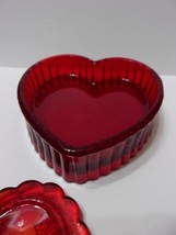 Mosser Glass Ruby Red Valentine&#39;s Heart Shaped Trinket Jewelry Box Hummingbirds - £33.95 GBP