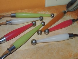 7 pcs Picnic Flatware atomic green orange pink weighted spoons forks Mid... - $8.09