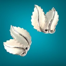 Crown Trifari Silver Textured and Smooth Leaf Clip On Earrings  - £28.89 GBP