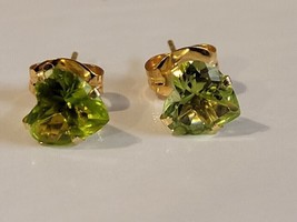 14k Yellow Gold Plated 2.30Ct Heart Simulated 6mm Peridot Flower Stud Earrings - £75.40 GBP
