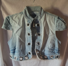 Girls Star Jeans Vest Size Medium Light Wash Metal Decorative Casual Sch... - $16.99