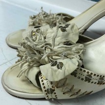 BCBGmaxazaria cream leather flower fringe slide heels women’s size 8.5 BCBG - £26.47 GBP
