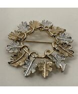 VINTAGE Sarah Coventry Oak Leaf Wreath Brooch in Silver and Gold - $129.98 MXN