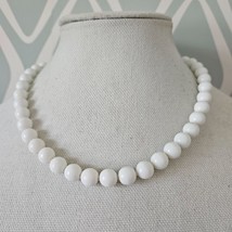 Vintage White Milk Glass Bead 17&quot; Beaded Necklace - £17.33 GBP
