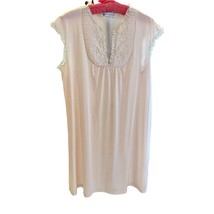 Vintage Vandemere Intimates Nylon Short Nightgown With Lace Trim - $24.74