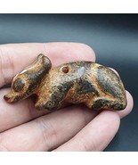 Ancienne Amulette Pendentif Pierre Rouillée Reen Jade Mystique Animal Sc... - $45.79
