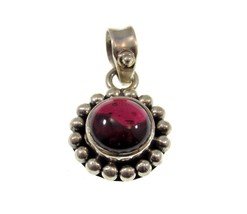 Handcrafted 925 Sterling Silver Beaded Wreath Round Red Garnet Cabochon Pendant - £20.77 GBP