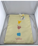 Pokemon drawstring bag and charm set sungboon - $467.10 MXN