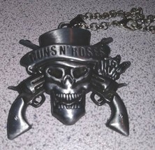 Guns n&#39; Roses Pendent Necklace W/ Chain ~Brand New - £17.90 GBP