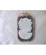 O-215) Queen cameo White green red 202 carat opal + black Onyx gold wire... - $7,036.14 CAD
