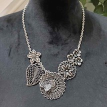 Womens Premier Designs Statement Necklace Silver Tone Flower Jewelry - £18.87 GBP
