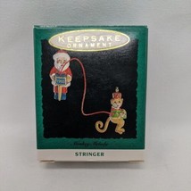 Hallmark Keepsake Christmas Ornament Monkey Melody Stringer - £7.74 GBP