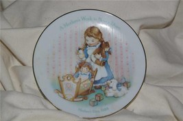 Vintage Avon Mother&#39;s Day Plate  A Mother’s Work is Never Done 1988 Great Gift c - £5.48 GBP