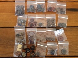 Huge Vintage Mid Century &amp; Modern Mixed Lot Brown Plastic Buttons Variou... - £19.57 GBP