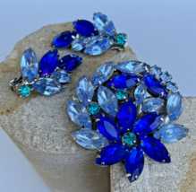 Juliana D&amp;E Verified Blue Circle Flower Rhinestone Brooch Pin &amp; Clip Earring Set - £155.87 GBP