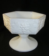 Vintage Milk Glass Imperial Footed Candy Bowl Grape Design 13a - $460.95 MXN