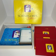 The Game of Scattergories Junior Kids Ages 8-11 Milton Bradley 1989 No T... - $358.84 MXN