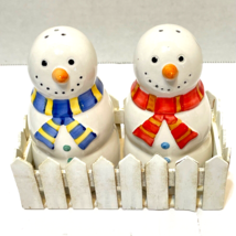 Vintage 2001 Global Innovations Snowman Salt and Pepper Set in Wicker Fence - £12.21 GBP