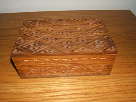 Vintage Wood Three Leaf Clover Carved Wood Trinket Box - £15.78 GBP