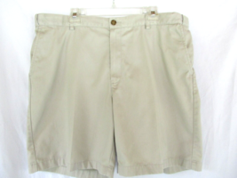 L.L.Bean men&#39;s shorts Size 40 beige comfort waist inseam 8&quot; - £13.21 GBP