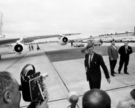 President John F. Kennedy prepares to board plane in Palm Beach - New 8x10 Photo - £7.03 GBP