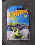 Hot Wheels 2025 Cone Shaker Car - $261.11 MXN