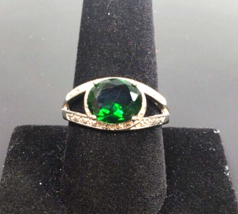 Green Oval Shape Rhinestone Ring Silver Tone Size 10 - €22,85 EUR