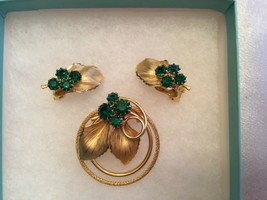 Vintage Rhinestone Brooch and Earrings Set in Emerald Green - £12.24 GBP