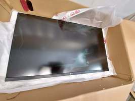 LG 32UN500-W Monitor 32&quot; UltraFine (3840 x 2160) Damaged Inner Screen - $540.57 MXN