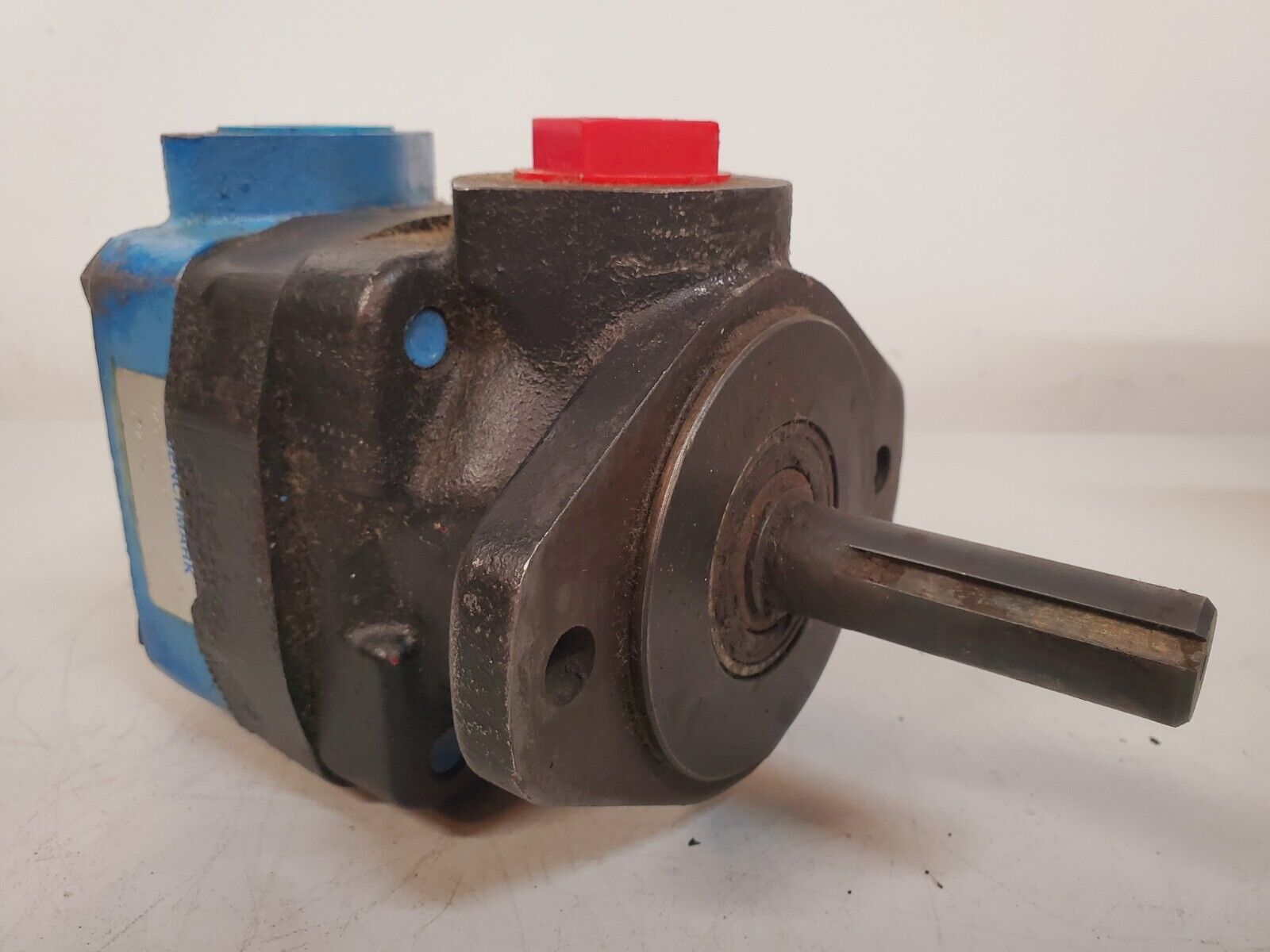 Benchmark Hydraulic Pump V201P13P1A11 | LH | 372606 | 300130 - $201.48