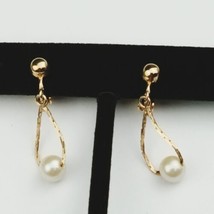 Vintage Gold Tone Chain Clip-On Dangle Earrings With Faux Pearl - £7.55 GBP