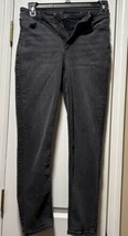Womens Size 2 Mom Jeans Black Distressed American Eagle - $149.77 MXN
