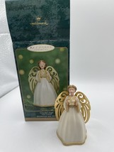 Hallmark Keepsake Ornament &quot;Graceful Angel&quot; Tree Topper With Box 2001 - $10.84 CAD