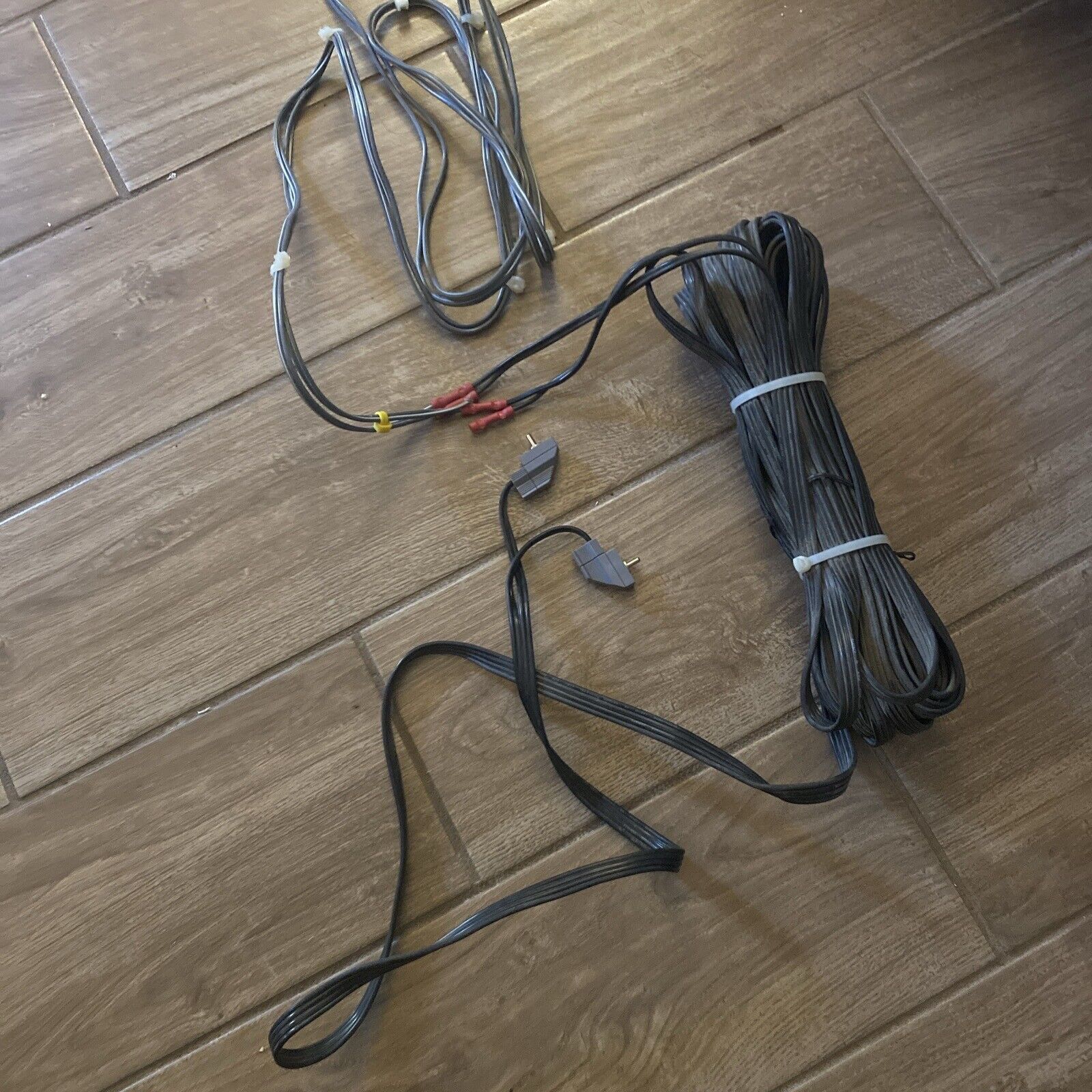 Bose Acoustimass Cube Black Gray Speaker Wires Ribbon 2 RCA to Bare Wire  			