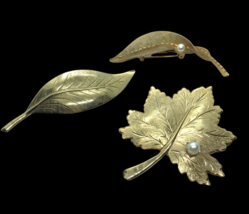 Vintage leaf Pins Brooch Jewelry Lot Gold tone Faux Pearl MCM cottage Sarah Cov - £15.78 GBP