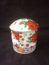 Antique chinese porcelain little pot for rings etc. Marked front red sealmark - £63.75 GBP