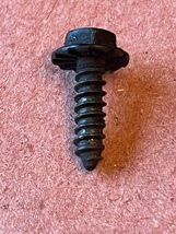 Briggs & Stratton OEM Part # 691002 Screw - £0.78 GBP