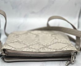 Jewell Thirty One Street Style Crossbody Snakeskin Print - $13.10